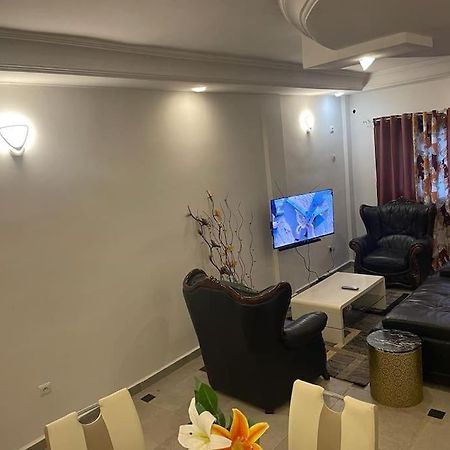 Km Cozy Two Room Apprt Yaoundé Eksteriør billede