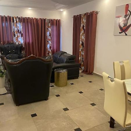 Km Cozy Two Room Apprt Yaoundé Eksteriør billede