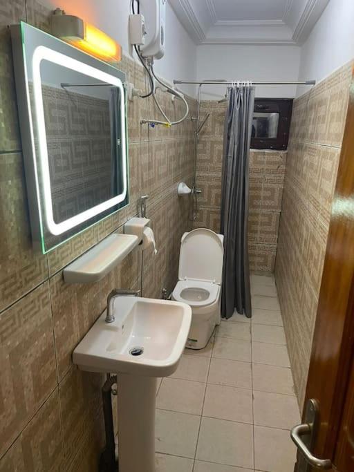 Km Cozy Two Room Apprt Yaoundé Eksteriør billede