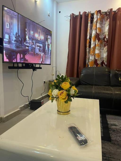 Km Cozy Two Room Apprt Yaoundé Eksteriør billede