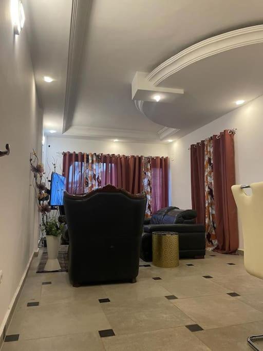 Km Cozy Two Room Apprt Yaoundé Eksteriør billede